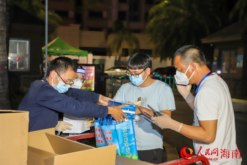 直击三亚抗原检测现场：操作简单易上手 市民完成效率高