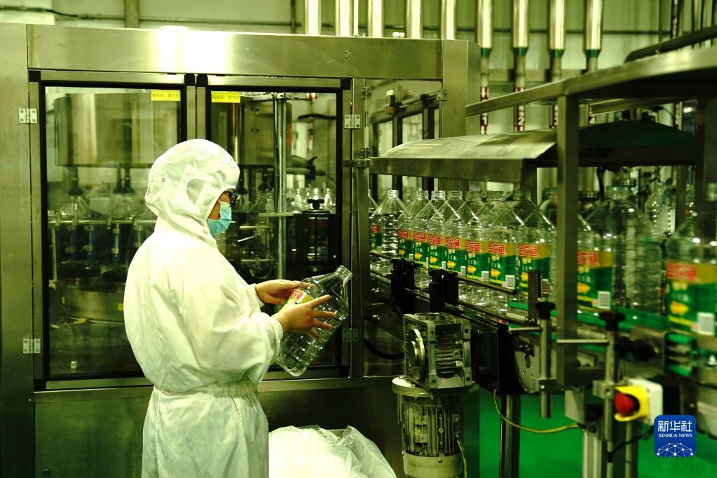 上海：粮油食品企业生产加工忙