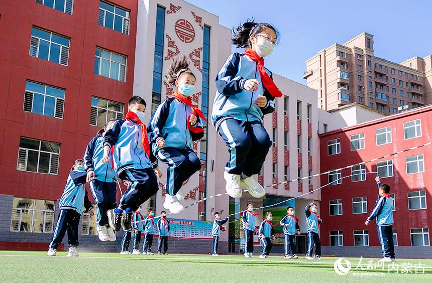 呼和浩特城四区小学四至六年级学生返校复课