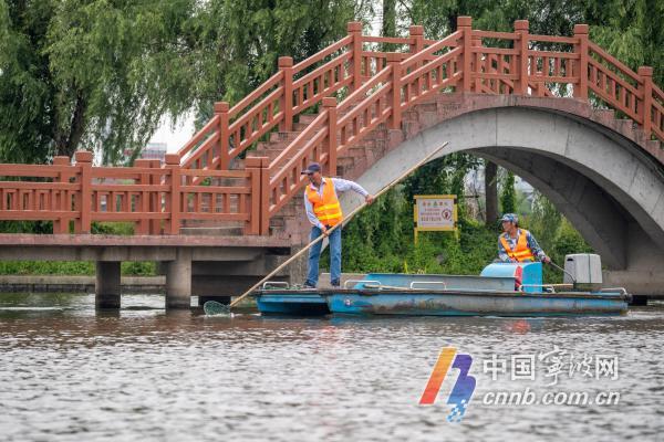 浙江宁波：每天10小时连续保洁 换来水清岸绿好风光