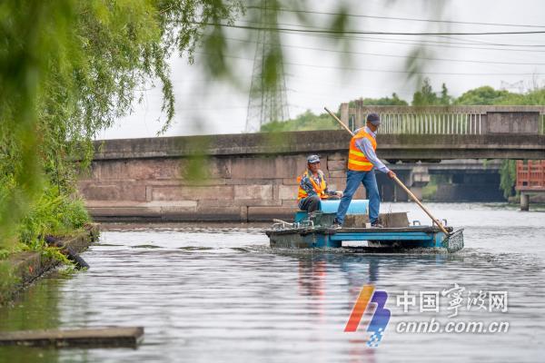 浙江宁波：每天10小时连续保洁 换来水清岸绿好风光