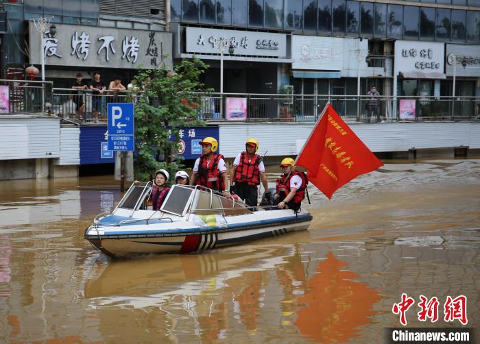 广西柳州遭遇今年以来最大洪水 沿江地段尽数被淹