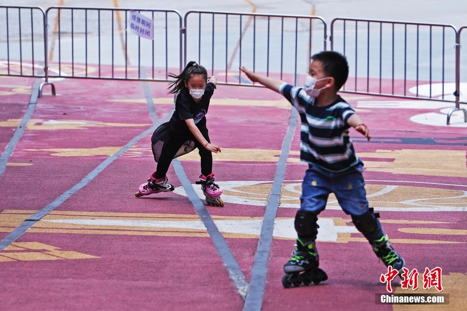 上海民众端午假期享受户外生活