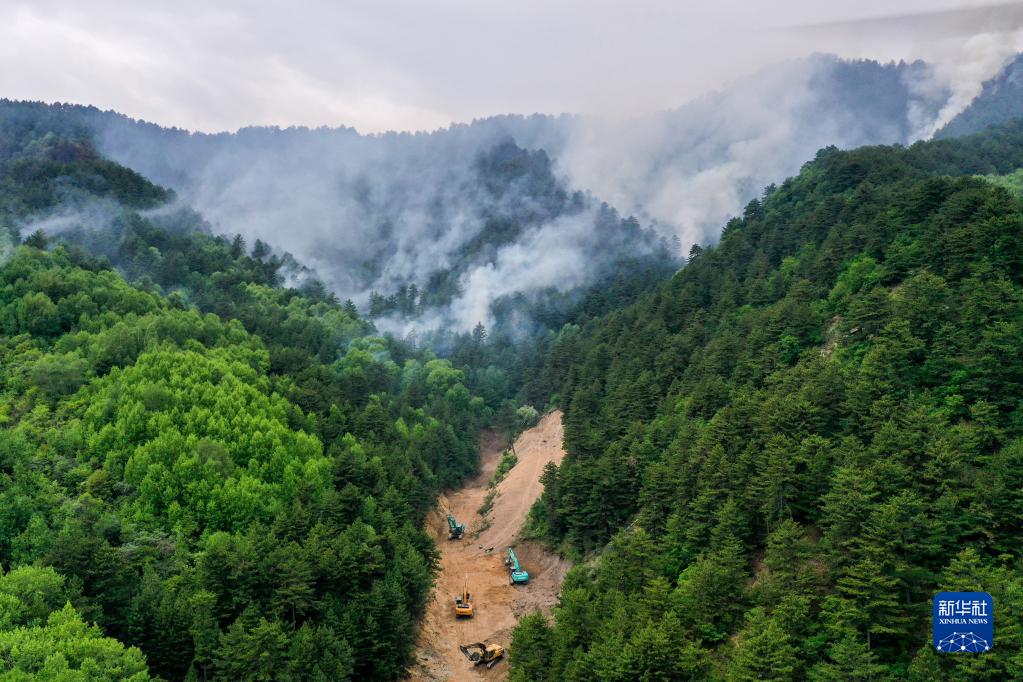 山西黑茶山山火明火基本扑灭