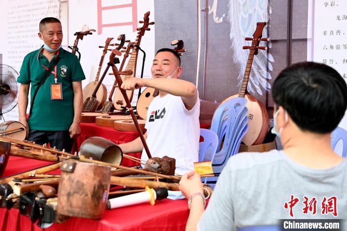 福建漳州举办“福”文化圩日