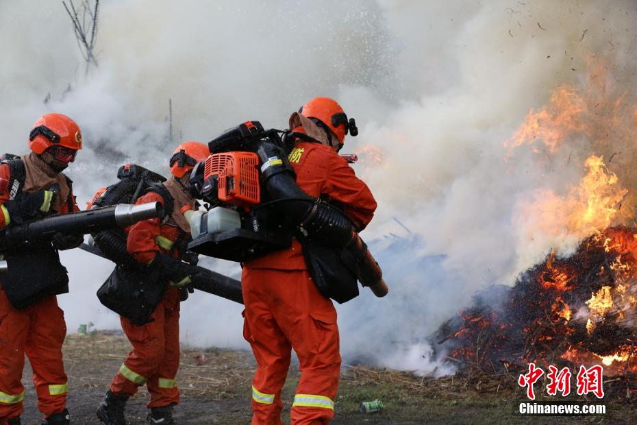 吉林森林消防开展森林灭火综合演练