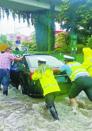 风雨雷电昨集体登场 厦门今天仍有大雨到暴雨并伴有雷电