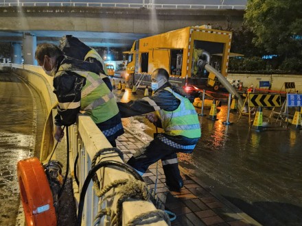 全面落实“一处一预案” 天津市排管中心24小时待命应对强降雨