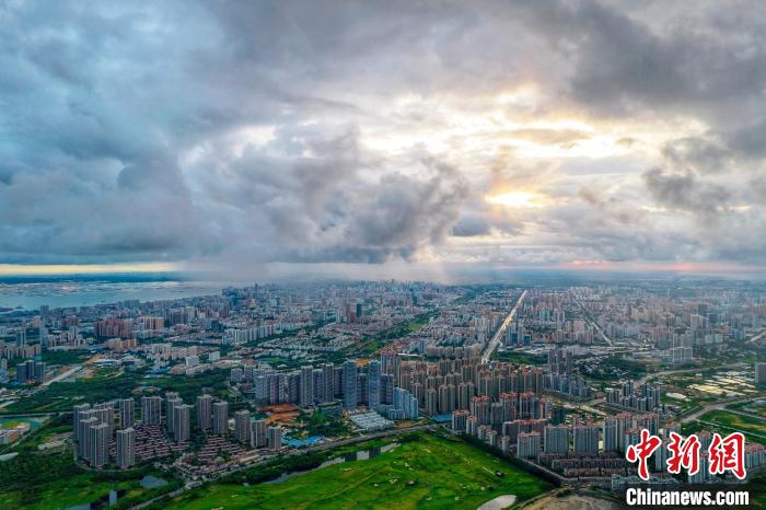 广西北海现彩虹美景