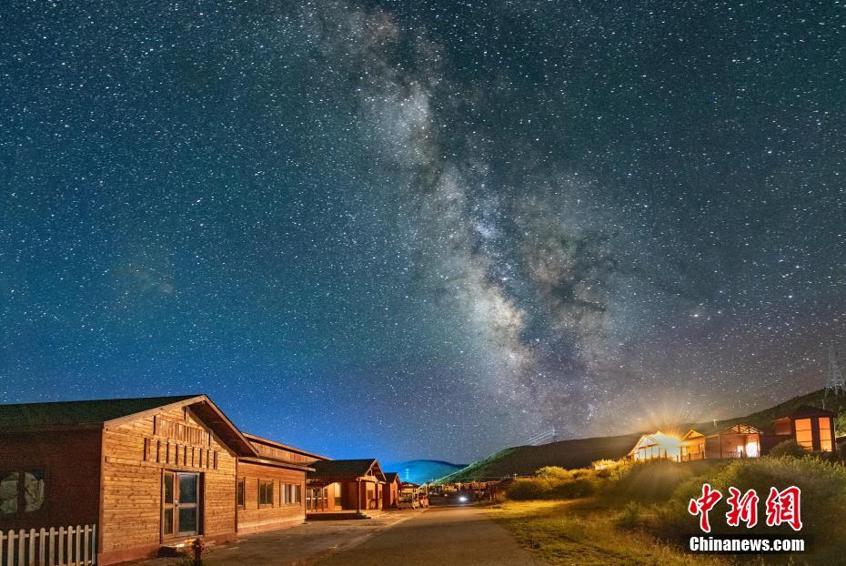 四川红原：俄么塘花海景区璀璨星空