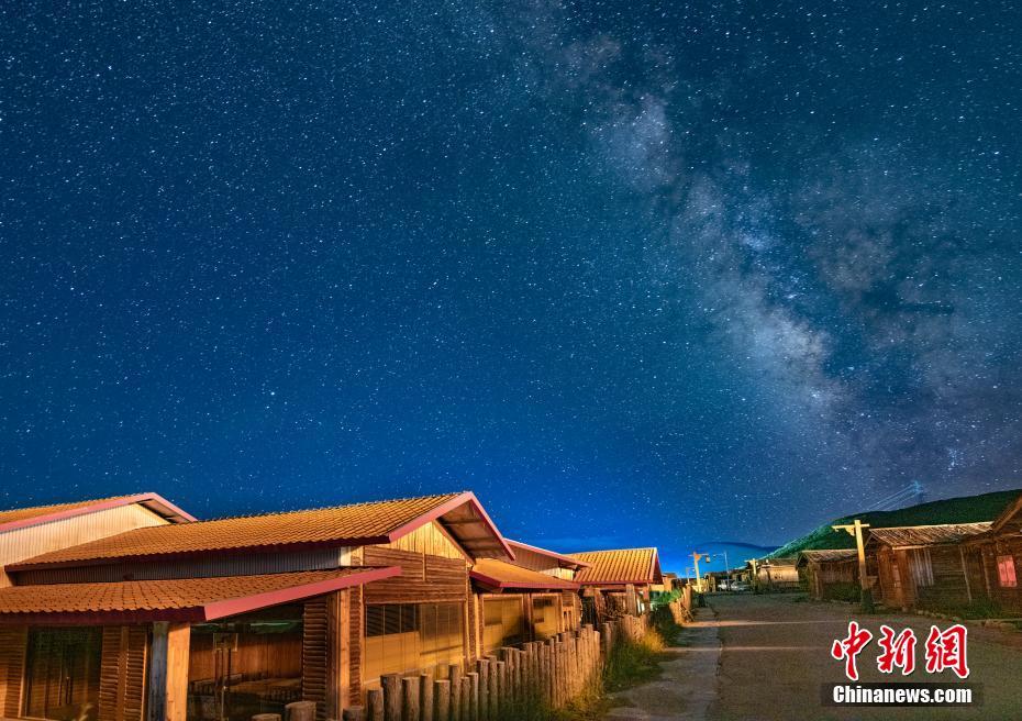 四川红原：俄么塘花海景区璀璨星空