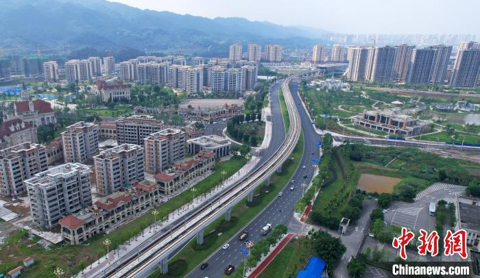 中国首条“双流制”铁路通车在即