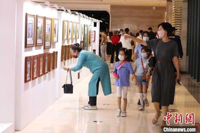 内蒙古兴安盟农牧民刺绣作品展进京开展