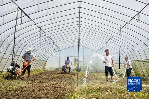 想方设法保障受灾地区生产生活——贵州抗旱一线见闻