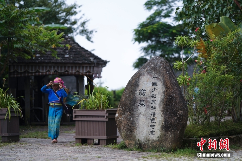 探访云南景迈山中的“千年布朗古寨”