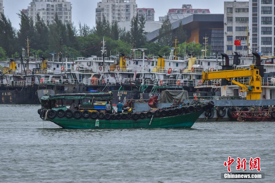 防范超强台风“奥鹿” 海南渔船全部回港避风