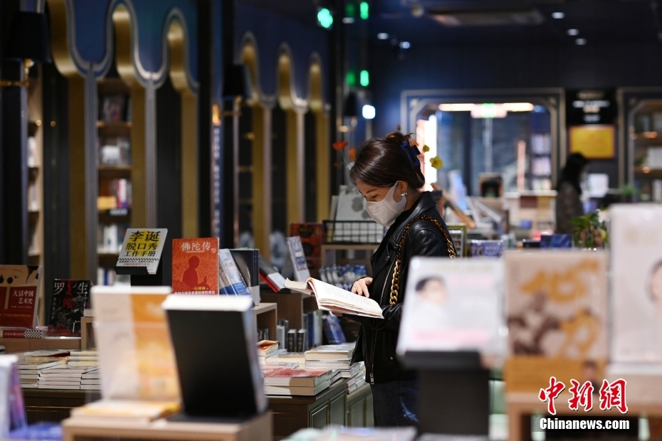 广州知名景点永庆坊客流有序恢复