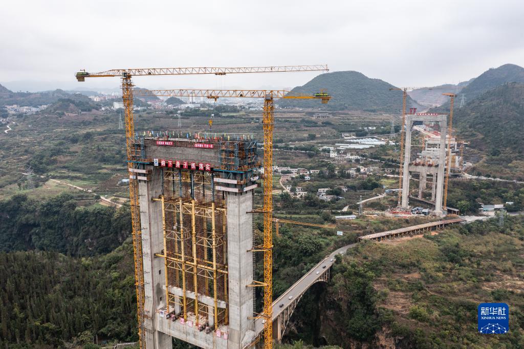 贵州黔西南：金州大桥工程加紧建设