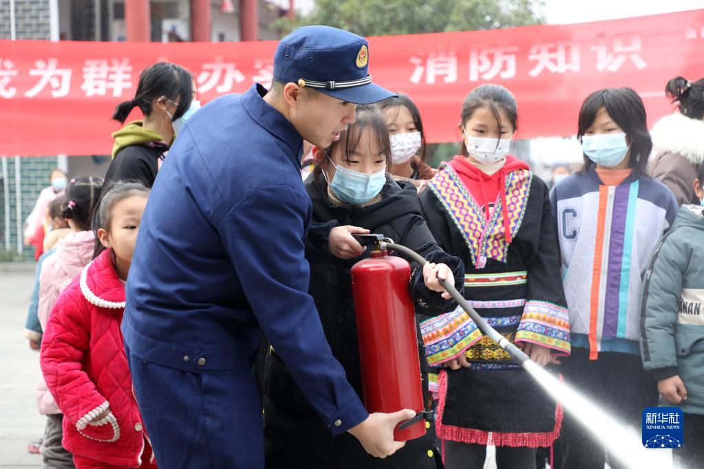 萌娃学消防 平安度寒假