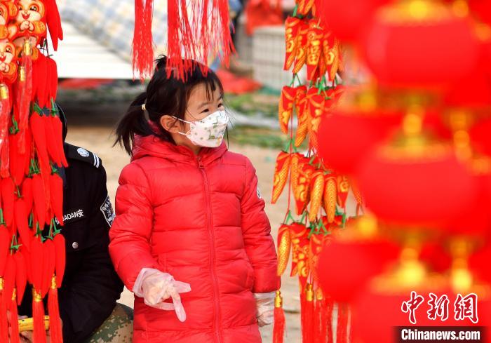 山东青岛：“小寒”大集年味浓