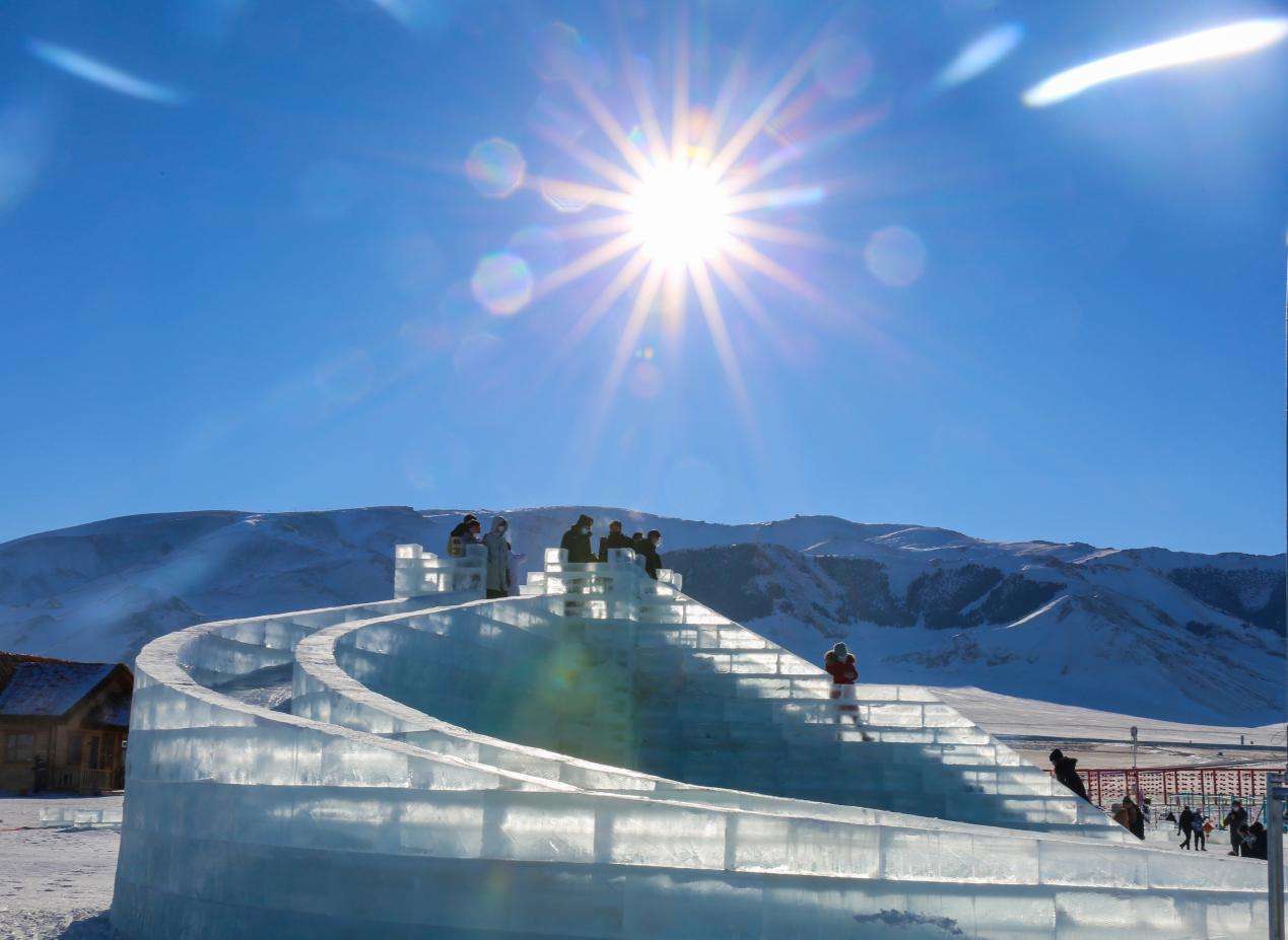 新疆博州赛里木湖冰雪欢乐季火热开启
