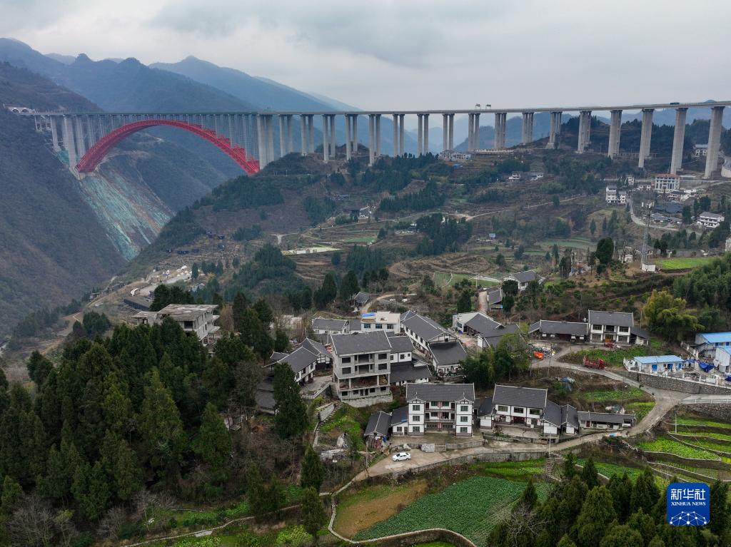 一座桥带来的山村巨变