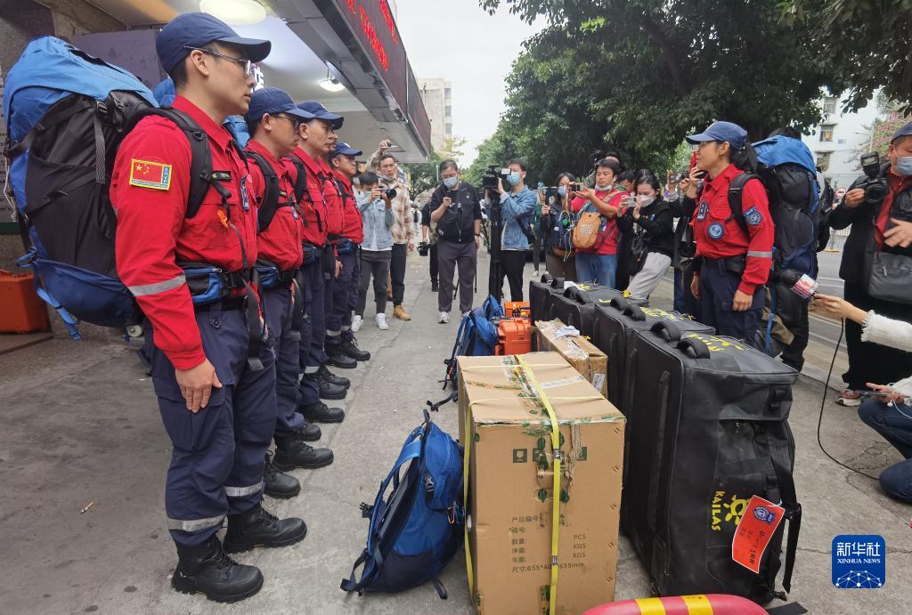 深圳公益救援队出发前往土耳其地震灾区