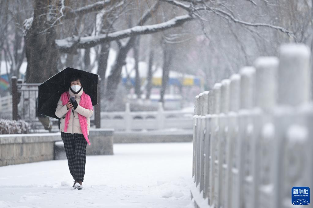 西宁迎来降雪