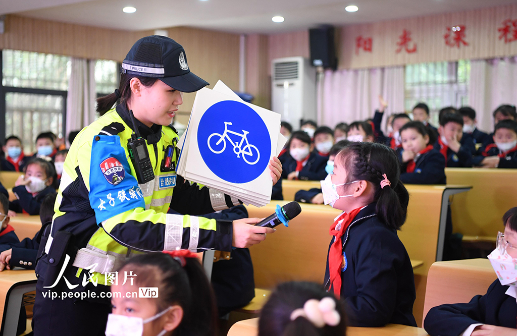 各地中小学幼儿园陆续开学 多彩活动开启新学期