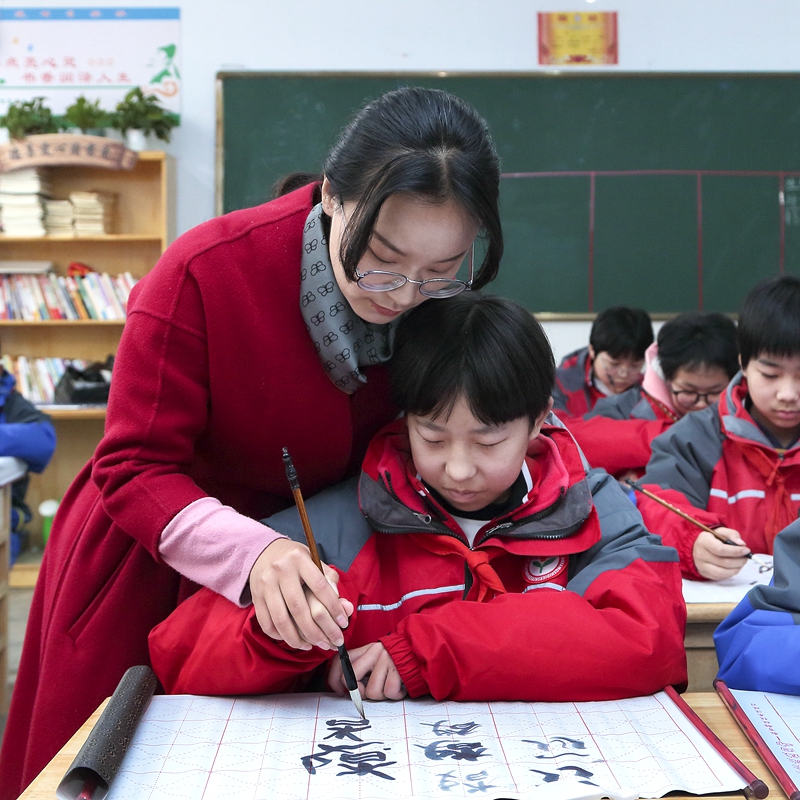 甲骨文文化在学生心中生根发芽。牛文堂摄