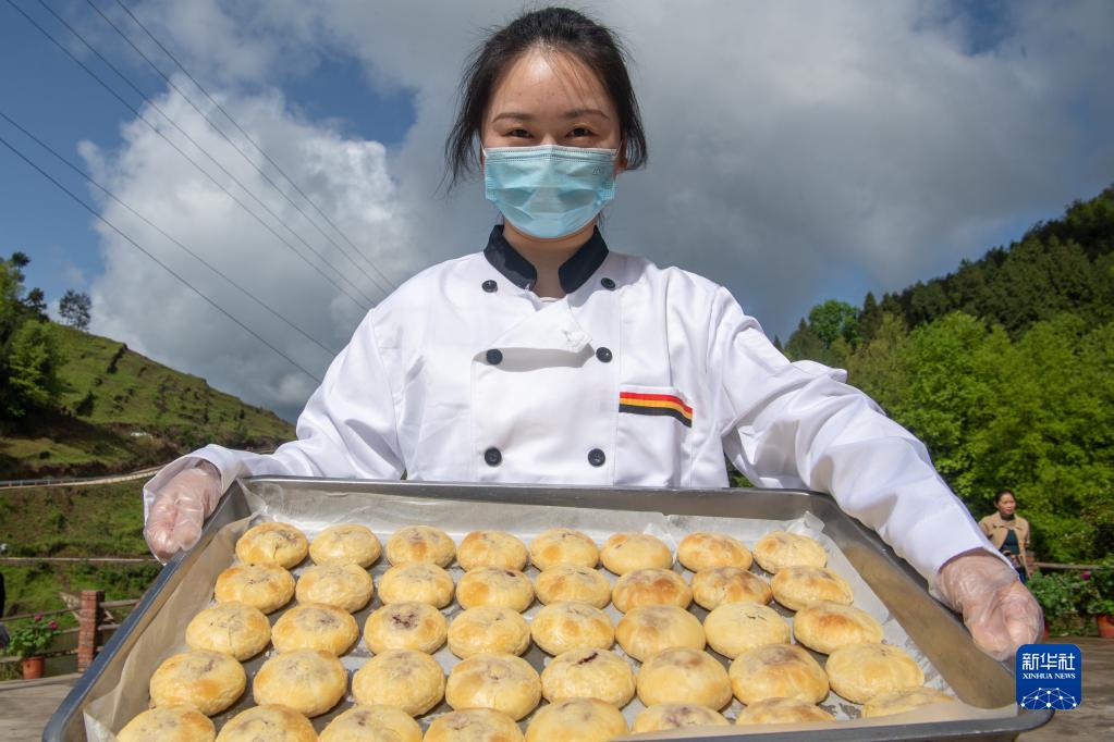 牡丹产业为三峡乡村振兴锦上添花