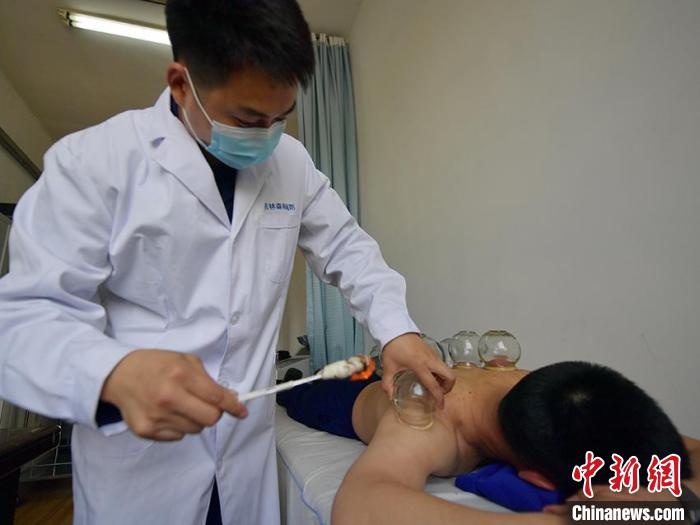 吉林森林消防队员的“白衣兄弟”：守护好我的队友