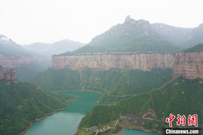 河南新乡太行山风景如画。　韩章云 摄
