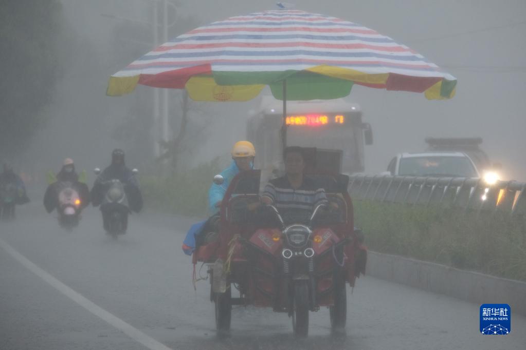 广西连续发布暴雨橙色预警