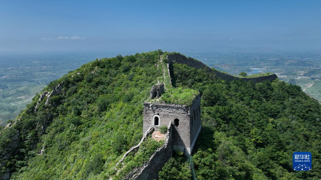 河北迁安：古长城夏日风光旖旎