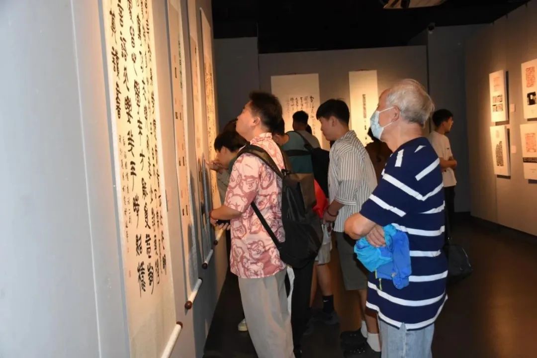 庆祝西泠印社建社120年系列活动——“龙吟鹤舞”黑龙江籍社员作品展开幕