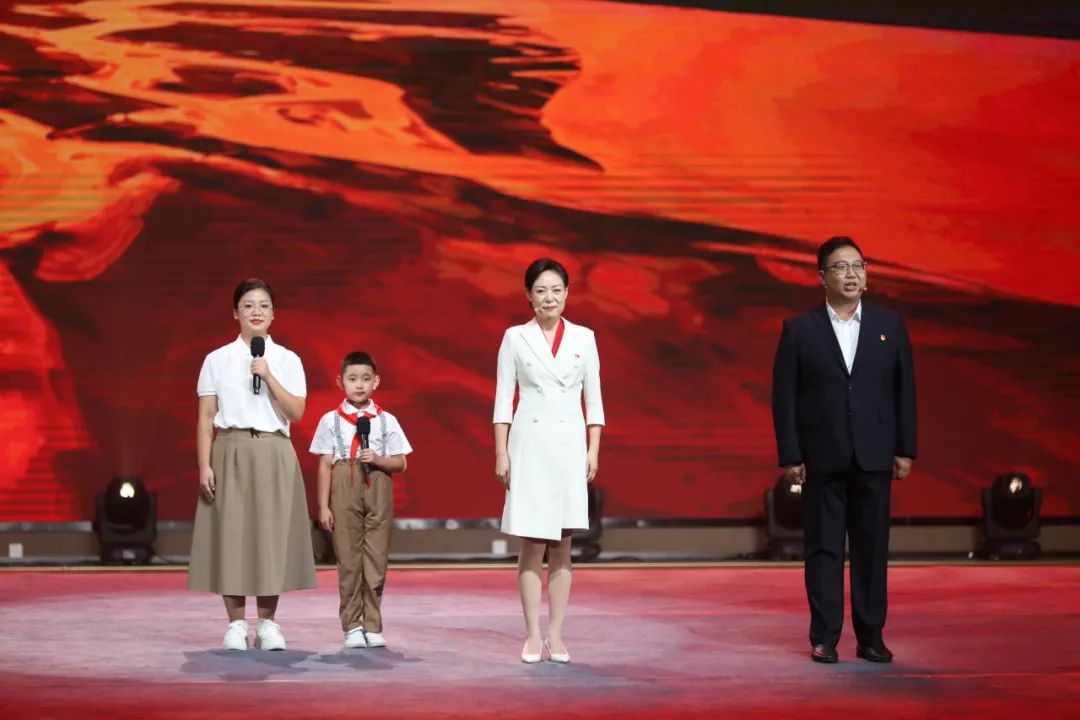 这堂课，380万人观看，1亿点赞！
