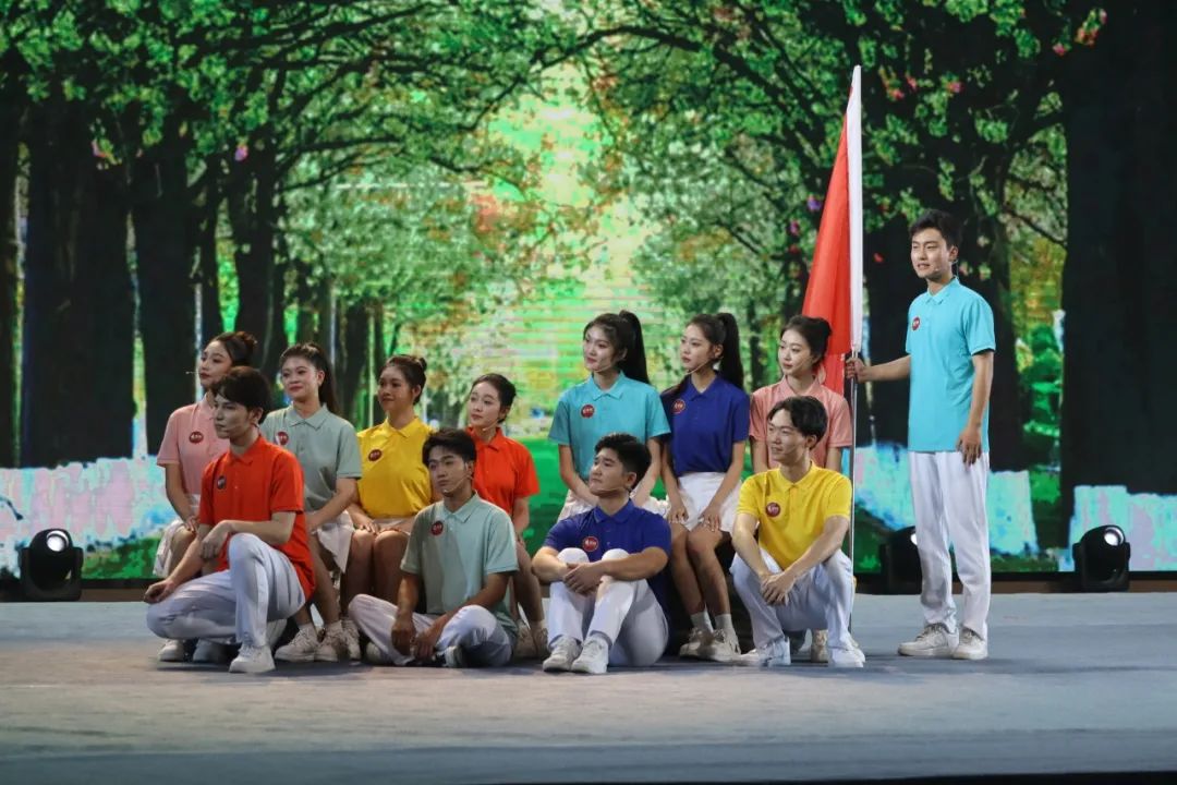 这堂课，380万人观看，1亿点赞！