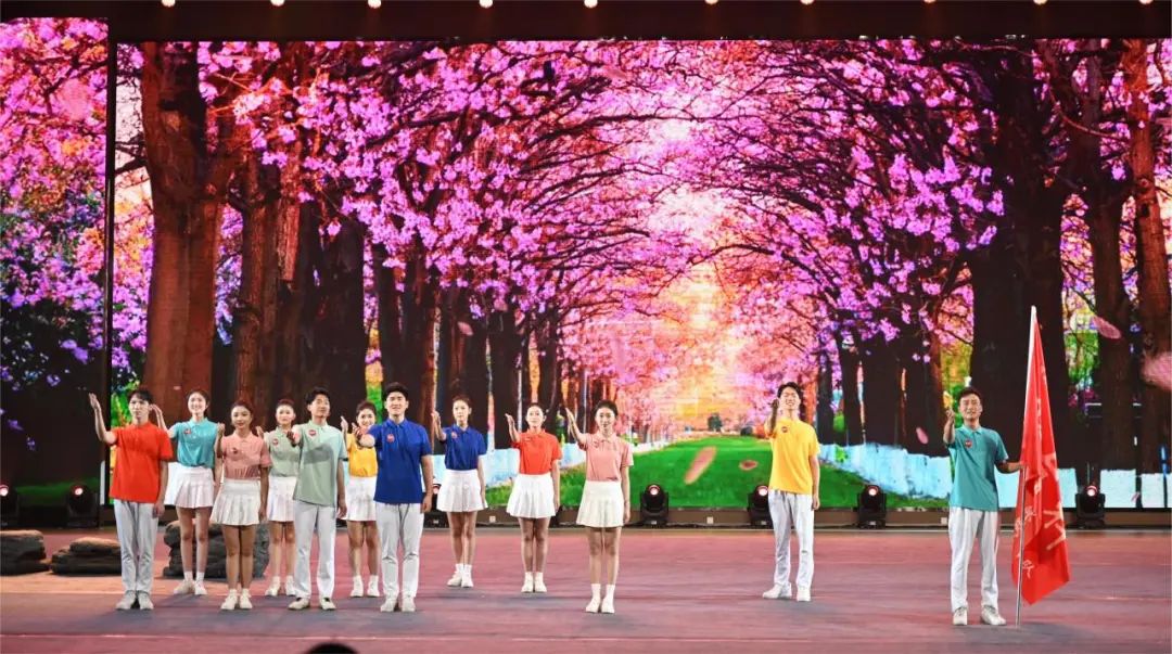 这堂课，380万人观看，1亿点赞！