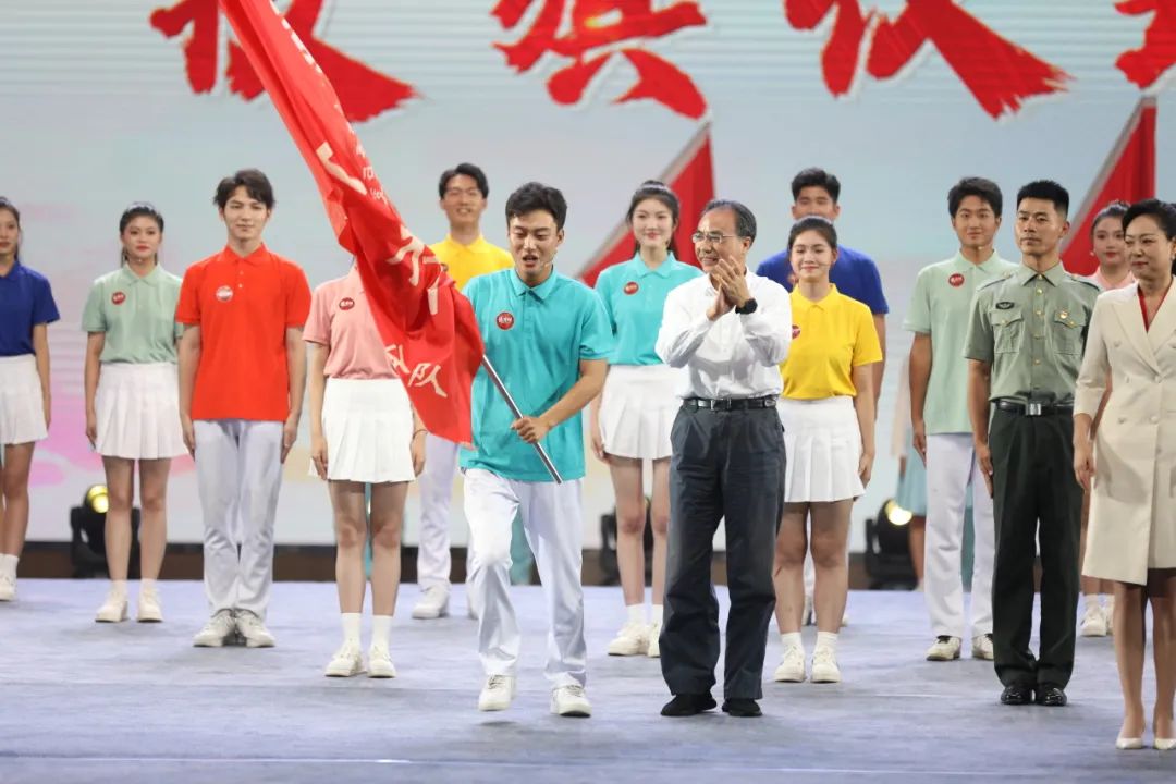 这堂课，380万人观看，1亿点赞！