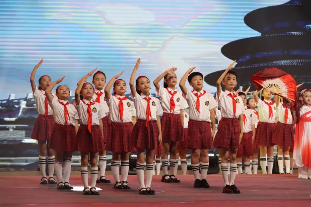 这堂课，380万人观看，1亿点赞！