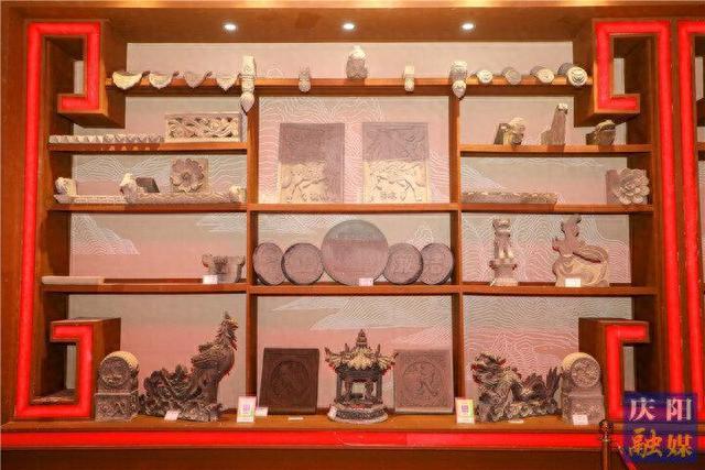 【摄影报道】先睹为快！香包节展销产品丰富多彩琳琅满目