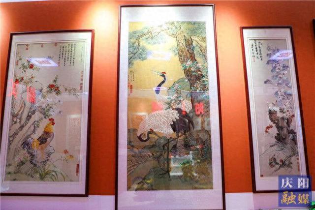 【摄影报道】先睹为快！香包节展销产品丰富多彩琳琅满目