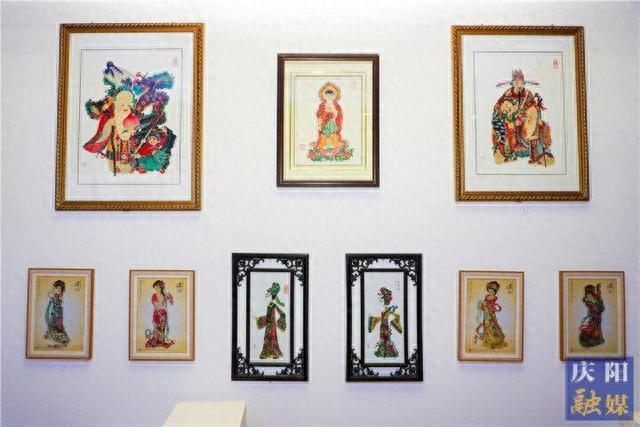 【摄影报道】先睹为快！香包节展销产品丰富多彩琳琅满目