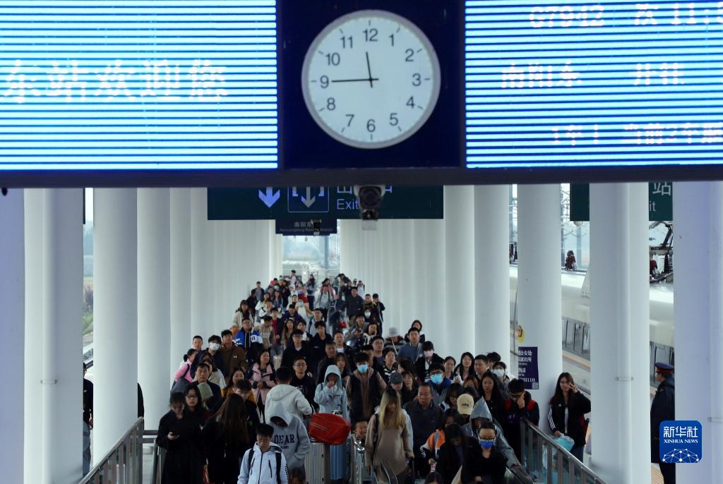 各地迎来返程高峰