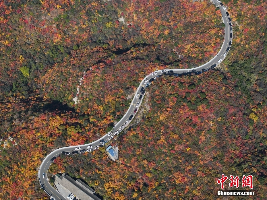 山西太原天龙山迎来秋景最佳观赏期