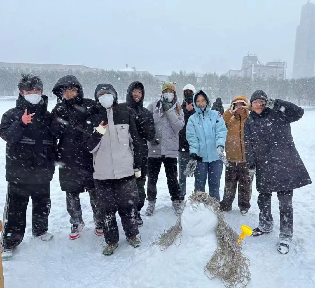 暴雪！哈工大校园暖廊可5分钟直达……