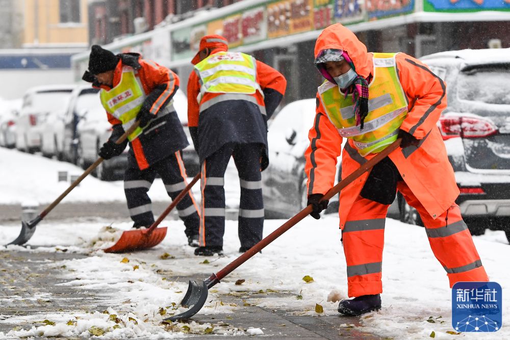 长春“以雪为令”积极应对降雪寒潮