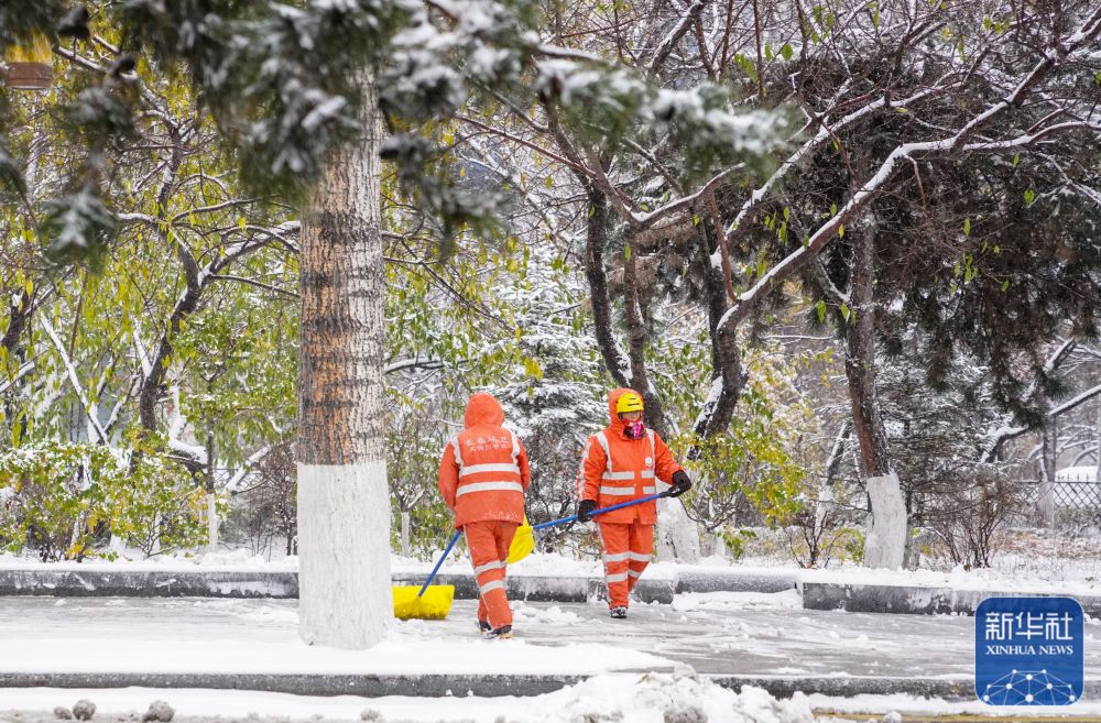 长春“以雪为令”积极应对降雪寒潮