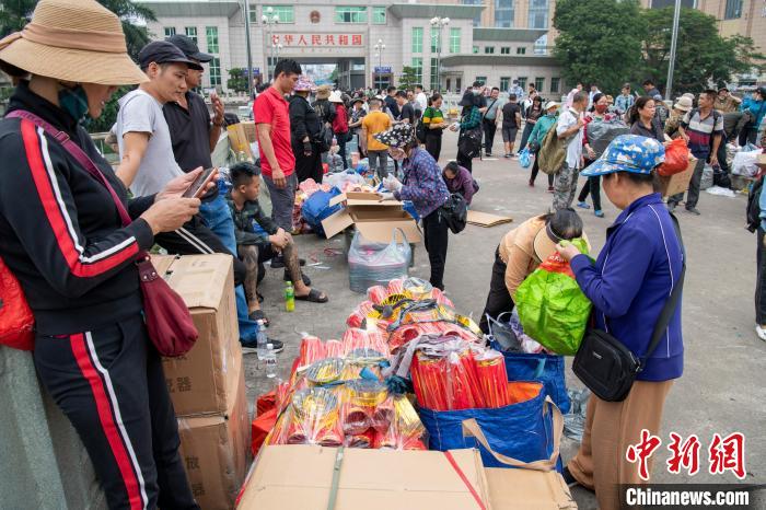 跨国带货忙，中越边城商贸文旅交流热络